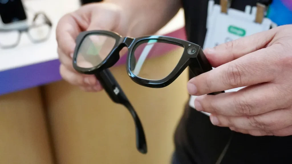 Google’s New Smart Glasses Signal the Next Computing Shift — What It Means for Africa 6 Google’s New Smart Glasses Signal the Next Computing Shift — What It Means for Africa
